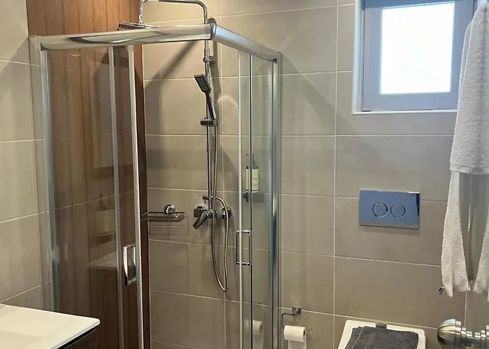 Otel Ayit Theológos