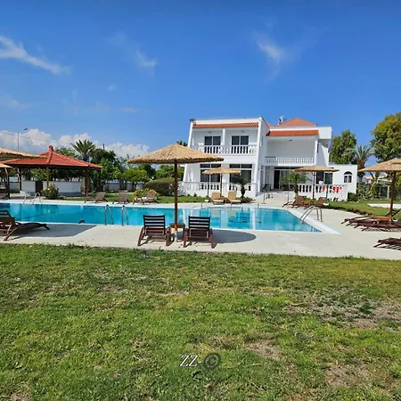 Ayit Θεολόγος
